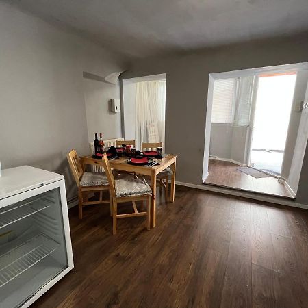 Grey House Apartment Brasov Bagian luar foto