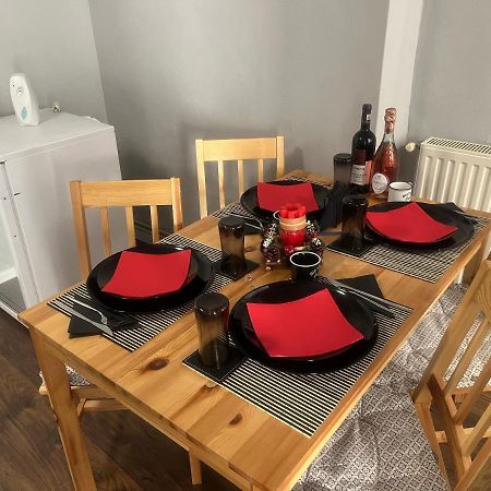 Grey House Apartment Brasov Bagian luar foto