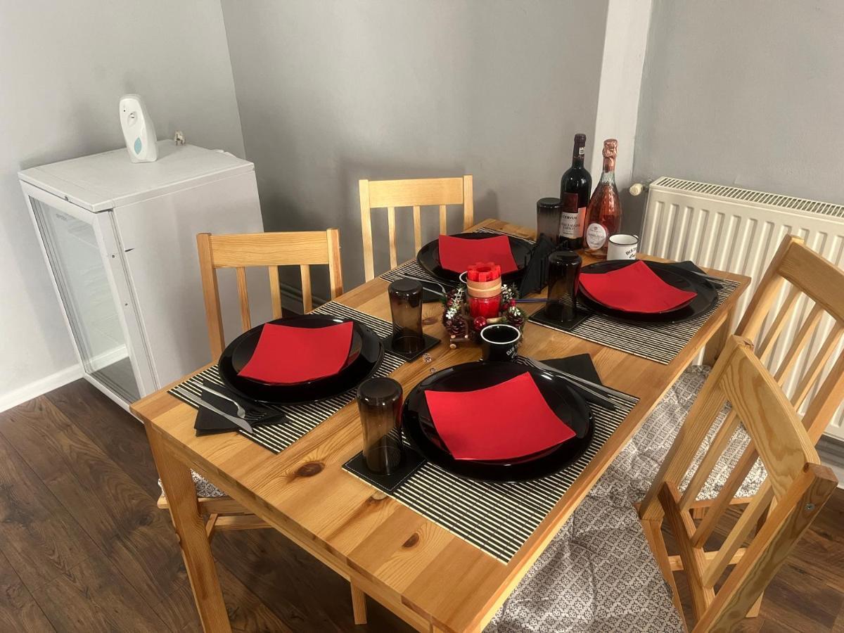 Grey House Apartment Brasov Bagian luar foto